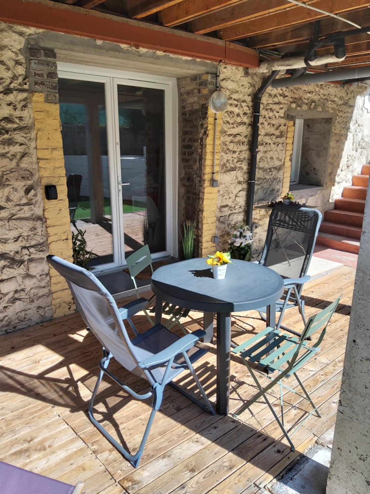 Apartament Meuble Avec Cour Sotteville-lès-Rouen Zewnętrze zdjęcie
