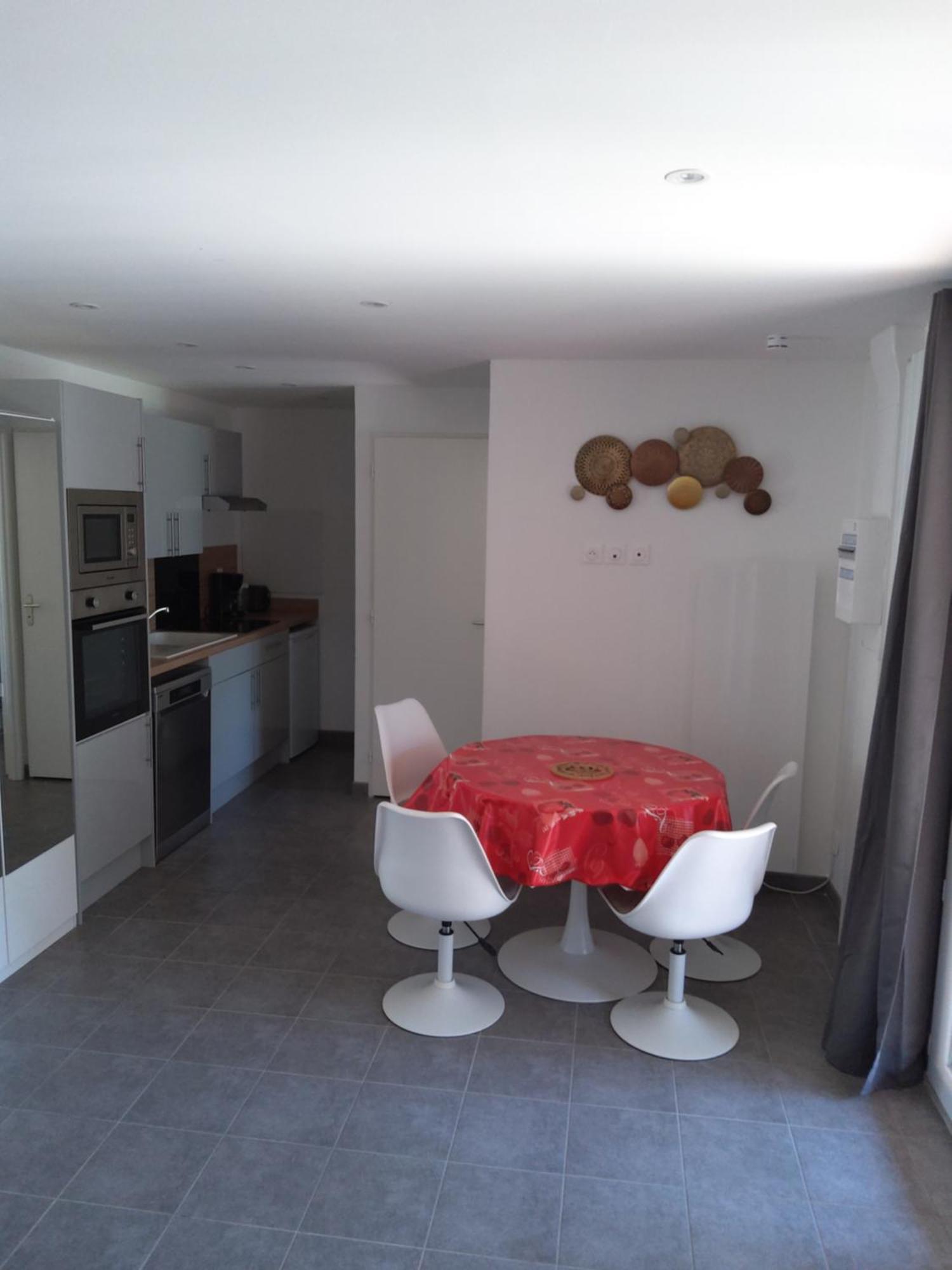 Apartament Meuble Avec Cour Sotteville-lès-Rouen Zewnętrze zdjęcie